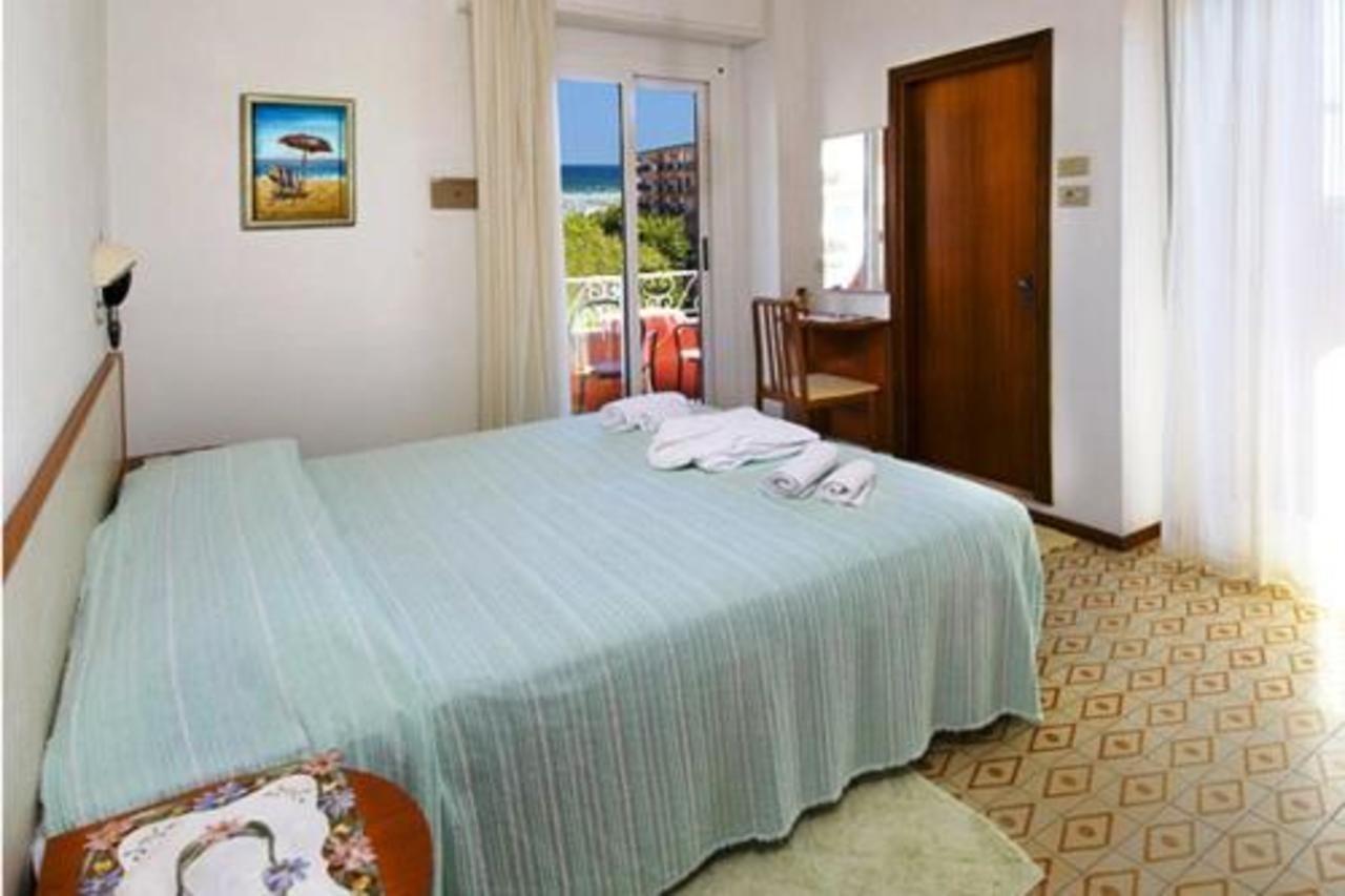 Hotel Alfredo'S Ріміні Екстер'єр фото