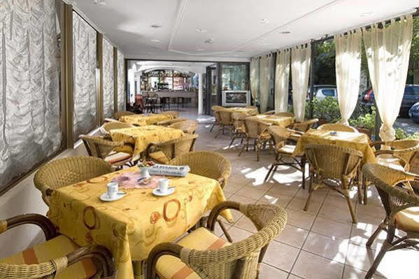 Hotel Alfredo'S Ріміні Екстер'єр фото